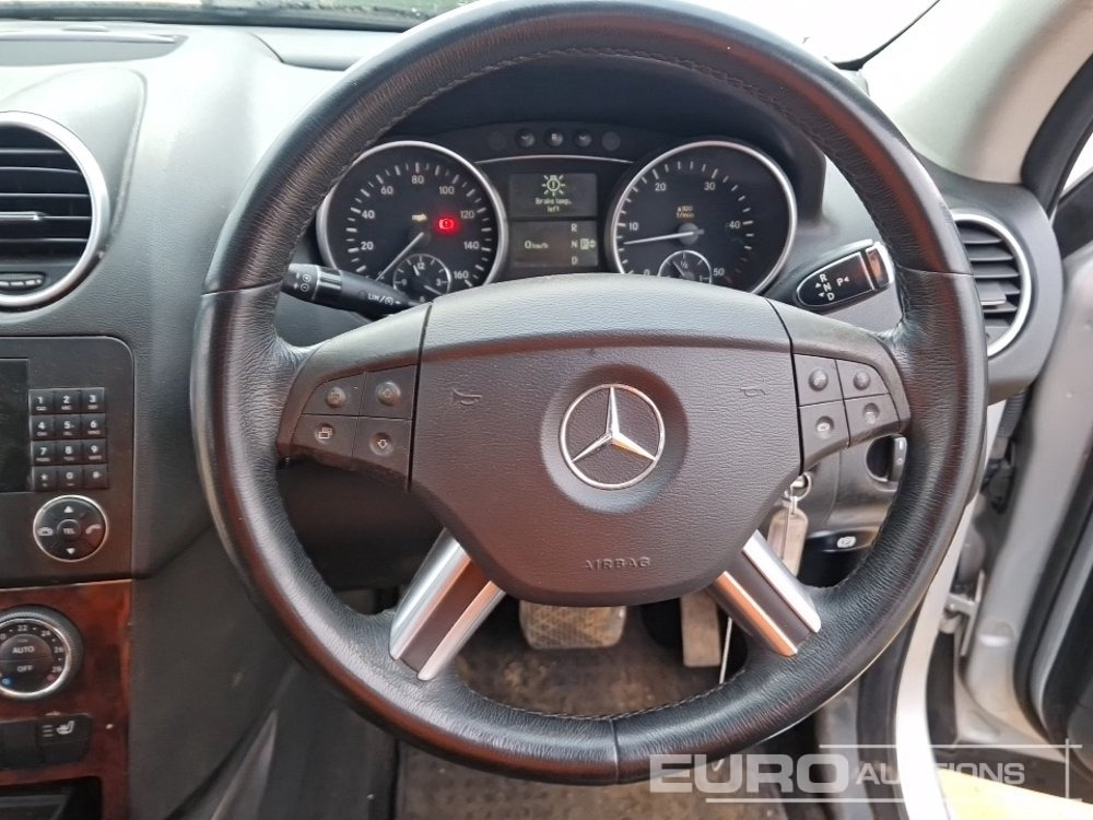 SUV 2006 Mercedes ML320 CDI: picture 34