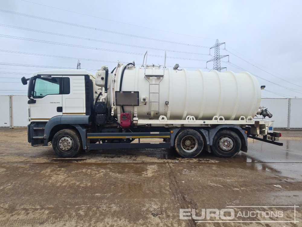 2009 MAN TGS26.320 - Tank truck: picture 2 2009 MAN TGS26.320 - Tank truck: picture 2