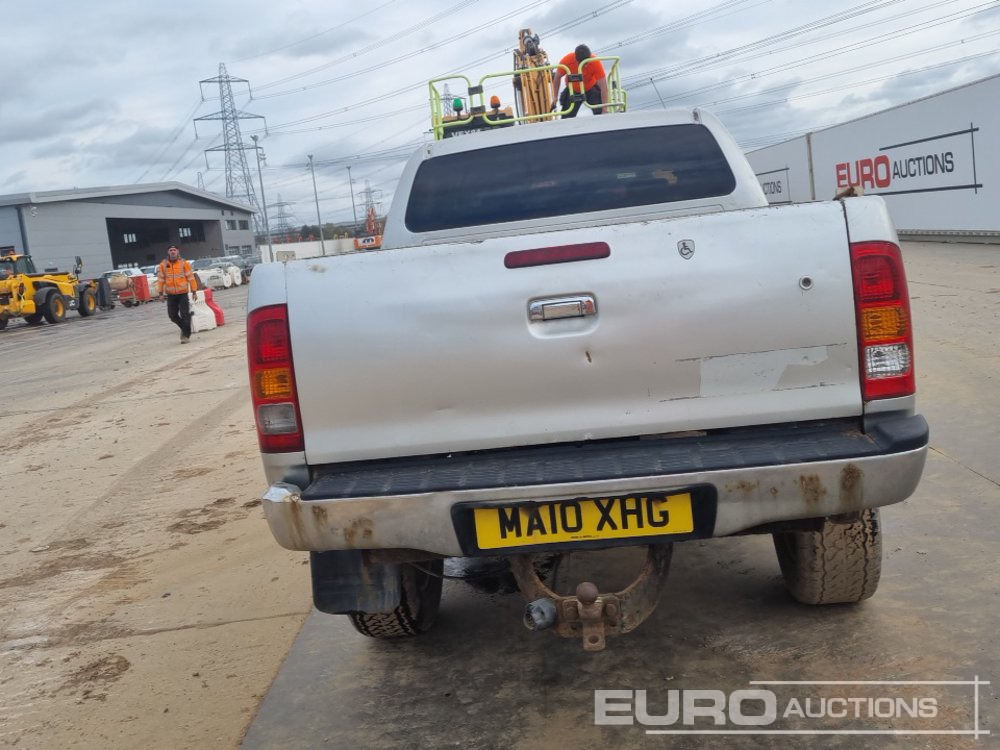 2010 Toyota Hilux Invincible - Pickup truck: picture 5 2010 Toyota Hilux Invincible - Pickup truck: picture 5