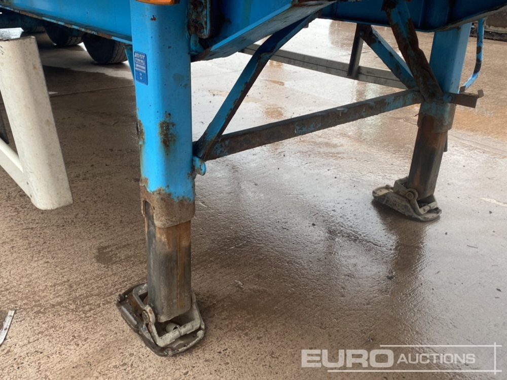 Curtainsider semi-trailer 2011 Lawrence David SDC 45' Tri Axle Curtinsider Trailer: picture 12 Curtainsider semi-trailer 2011 Lawrence David SDC 45' Tri Axle Curtinsider Trailer: picture 12