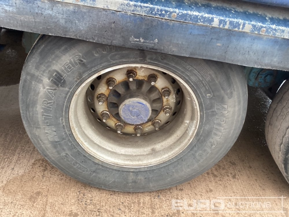 Curtainsider semi-trailer 2011 Lawrence David SDC 45' Tri Axle Curtinsider Trailer: picture 9 Curtainsider semi-trailer 2011 Lawrence David SDC 45' Tri Axle Curtinsider Trailer: picture 9