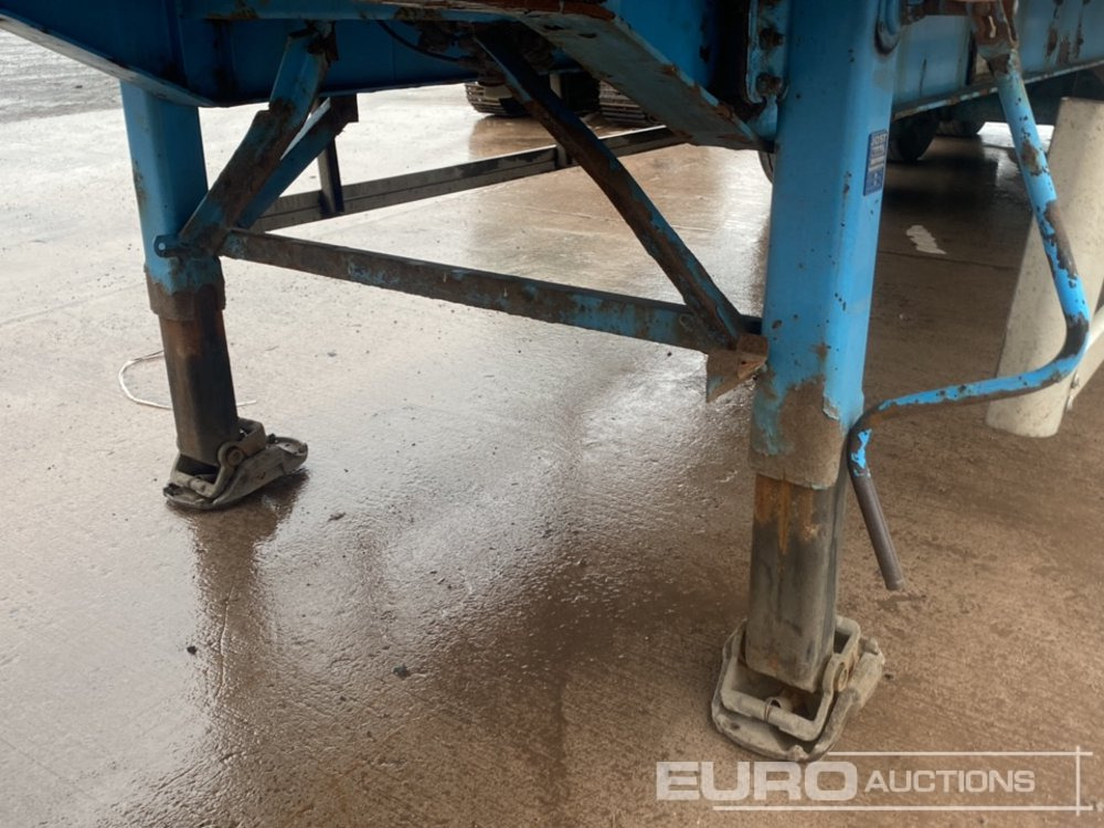 Curtainsider semi-trailer 2011 Lawrence David SDC 45' Tri Axle Curtinsider Trailer: picture 14 Curtainsider semi-trailer 2011 Lawrence David SDC 45' Tri Axle Curtinsider Trailer: picture 14