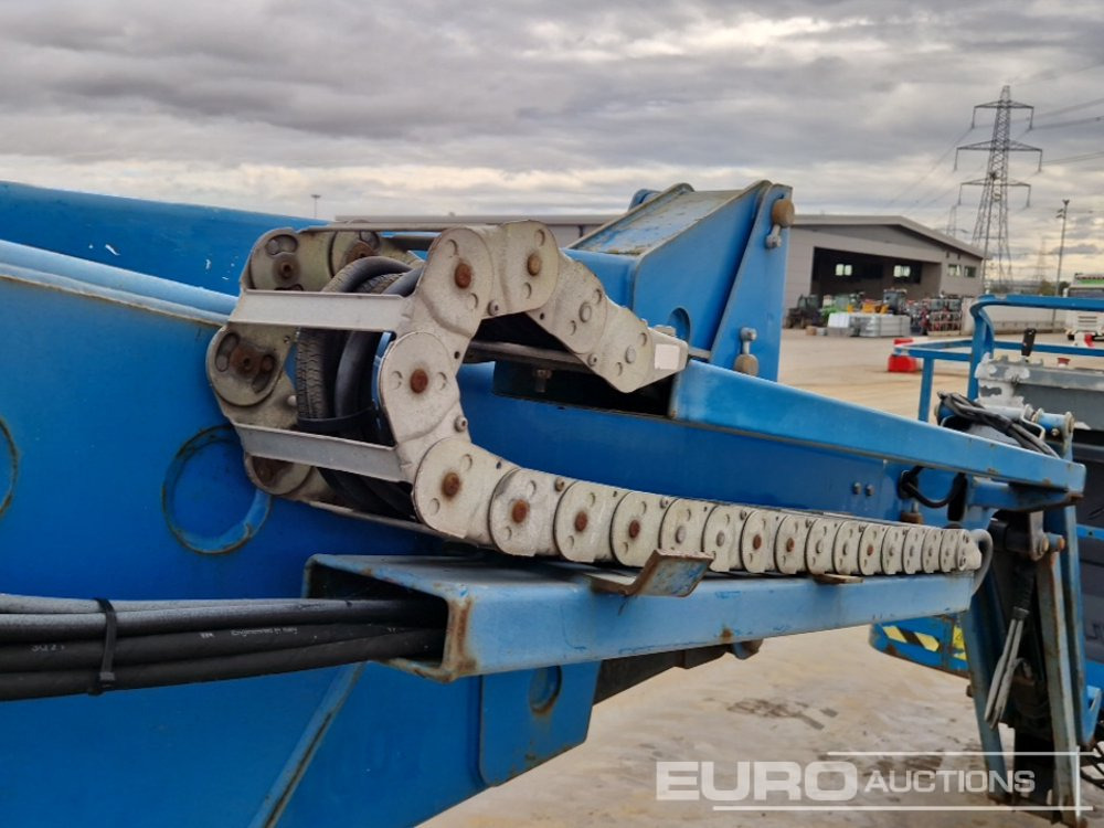 Aerial platform 2012 JLG M450AJ: picture 17