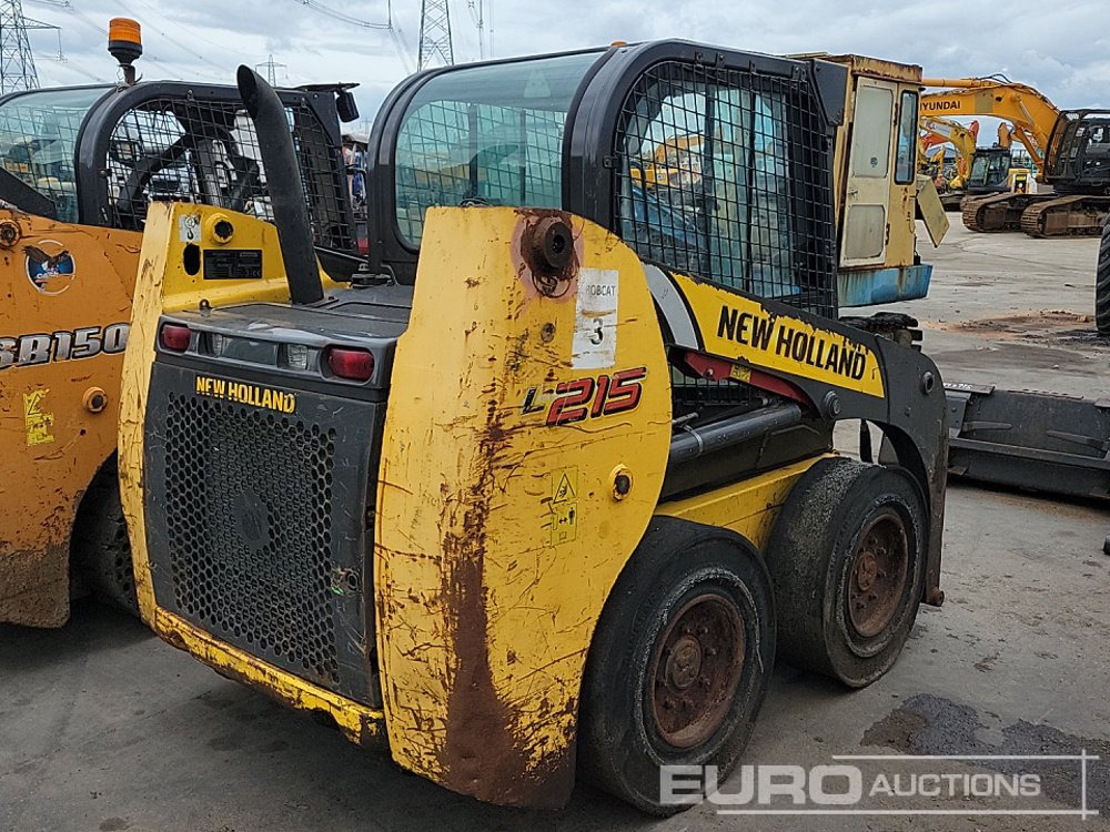 2013 New Holland L215 - Skid steer loader: picture 4 2013 New Holland L215 - Skid steer loader: picture 4