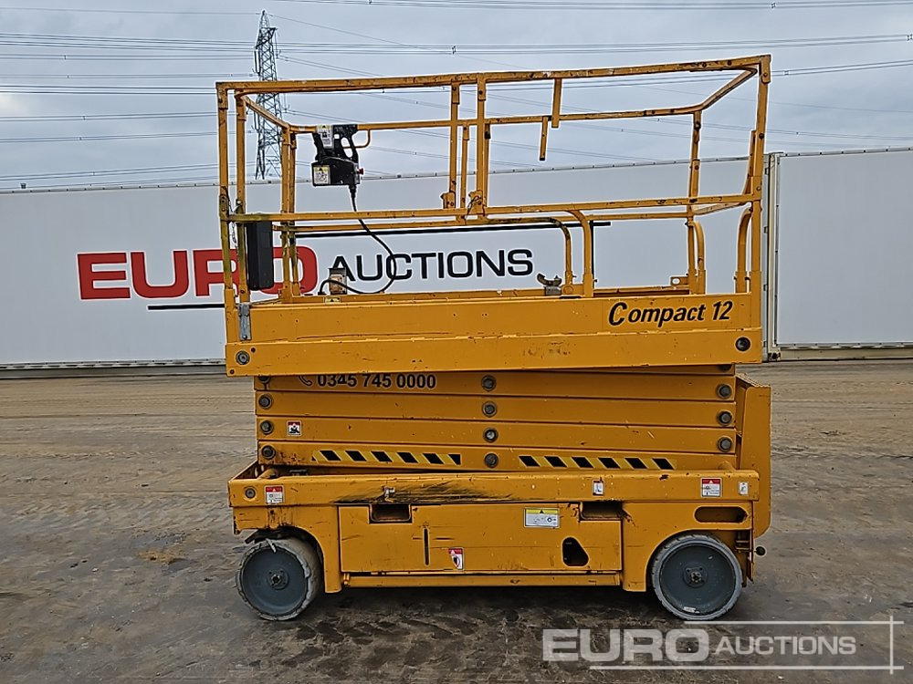 2014 Haulotte Compact 12 - Aerial platform: picture 2 2014 Haulotte Compact 12 - Aerial platform: picture 2
