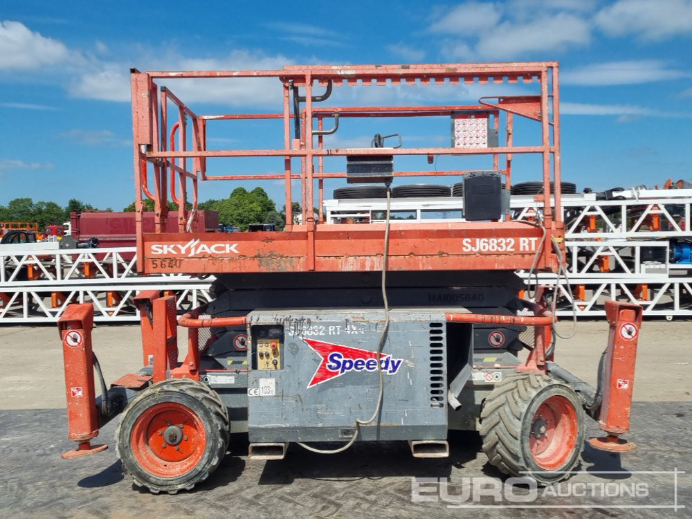 Aerial platform 2014 SkyJack SJ6832RT: picture 6