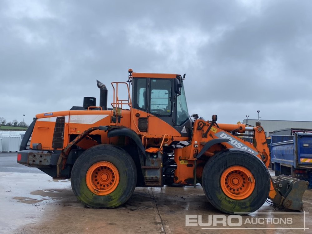 2015 Doosan DL300-5 - Wheel loader: picture 5 2015 Doosan DL300-5 - Wheel loader: picture 5