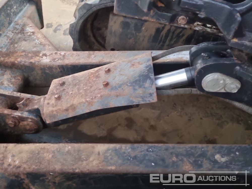 Mini excavator 2015 Kubota KX61-3: picture 35