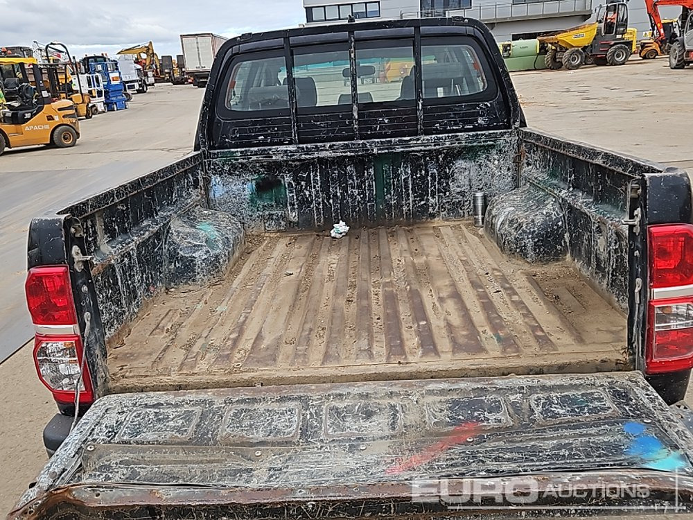 Pickup truck 2016 Toyota Hilux: picture 13