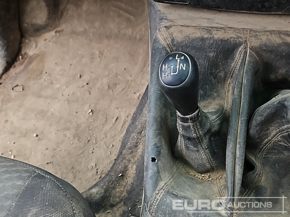 Pickup truck 2016 Toyota Hilux: picture 33