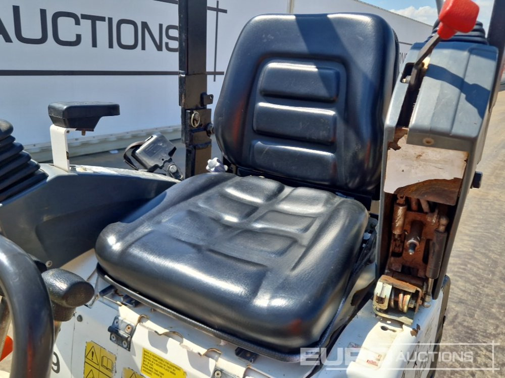 Mini excavator 2017 Bobcat E10: picture 43