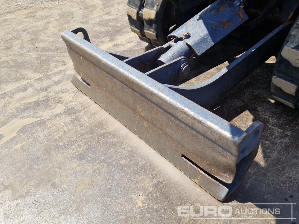 Mini excavator 2017 Bobcat E10: picture 17