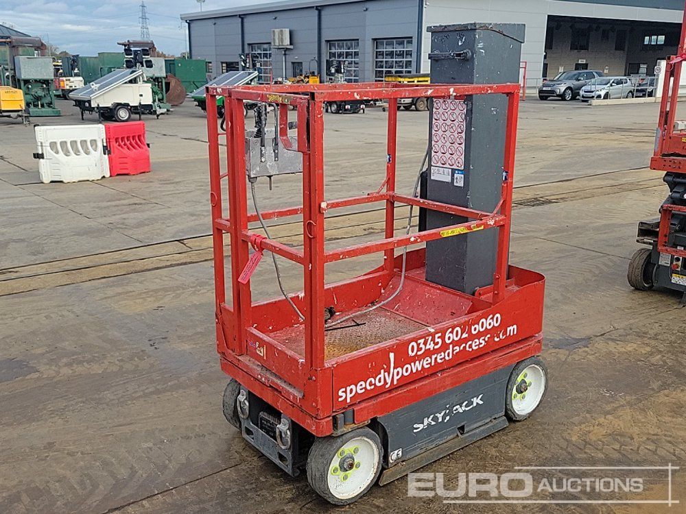 2017 SkyJack SJ12 - Vertical mast lift: picture 5 2017 SkyJack SJ12 - Vertical mast lift: picture 5