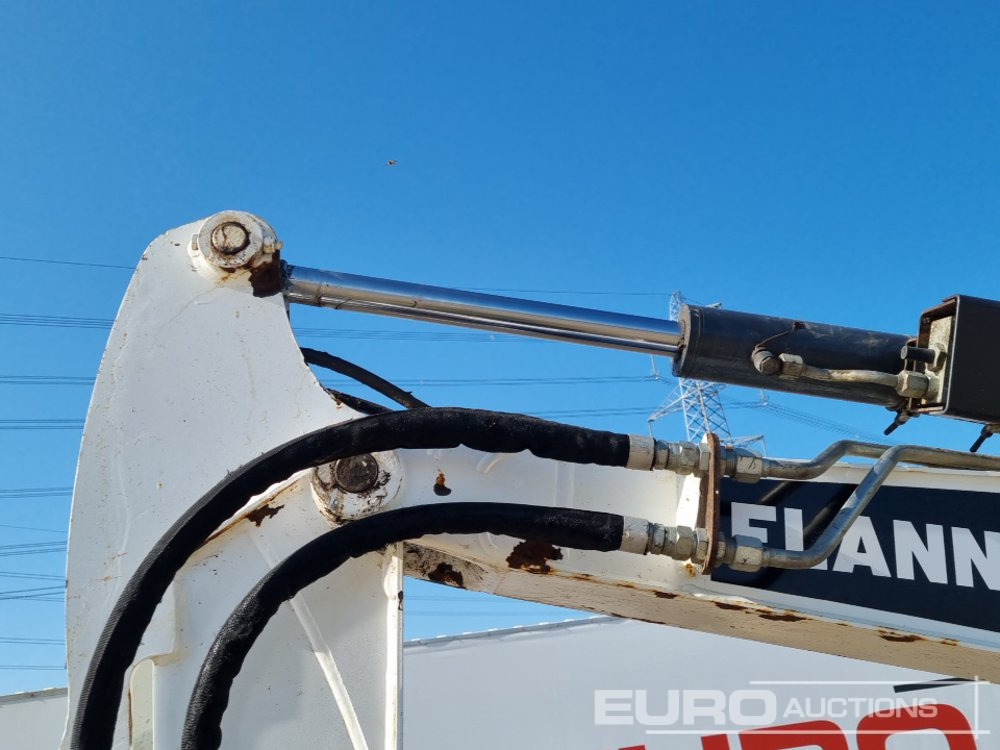 Mini excavator 2018 Bobcat E26EM: picture 28
