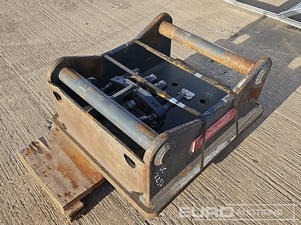 2018 Oil Quick Headstock S70 Hitch to suit 18-33 Ton Excavator - Hydraulic hammer: picture 5 2018 Oil Quick Headstock S70 Hitch to suit 18-33 Ton Excavator - Hydraulic hammer: picture 5