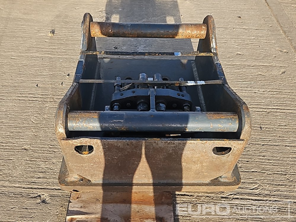 2018 Oil Quick Headstock S70 Hitch to suit 18-33 Ton Excavator - Hydraulic hammer: picture 4 2018 Oil Quick Headstock S70 Hitch to suit 18-33 Ton Excavator - Hydraulic hammer: picture 4