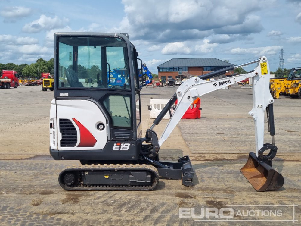 Mini excavator 2019 Bobcat E19: picture 6