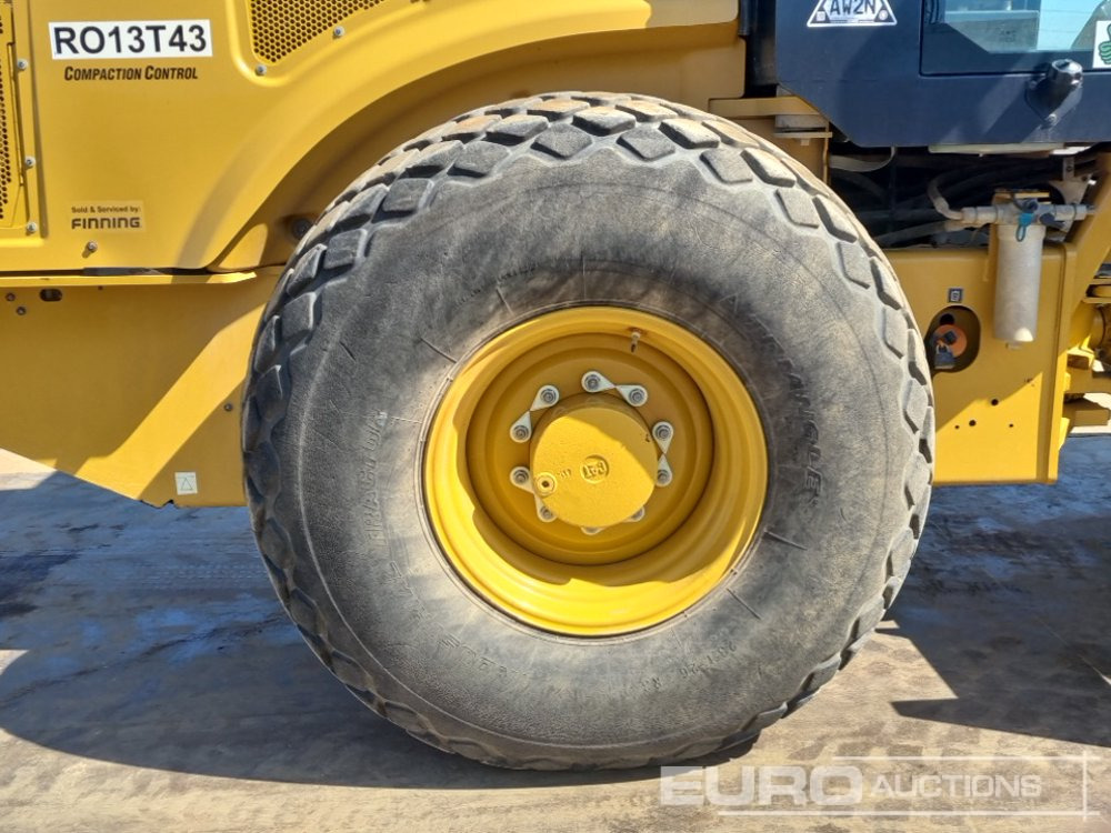 Roller 2019 CAT CS66B: picture 12