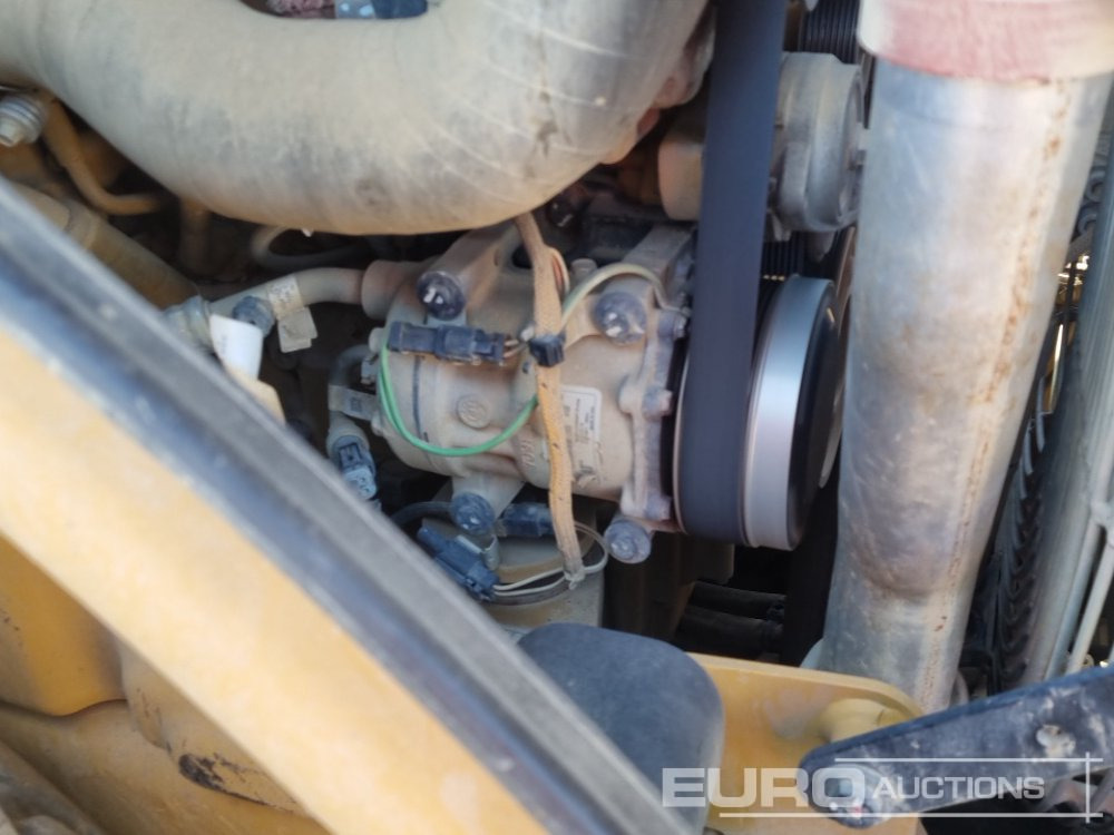 Roller 2019 CAT CS66B: picture 21