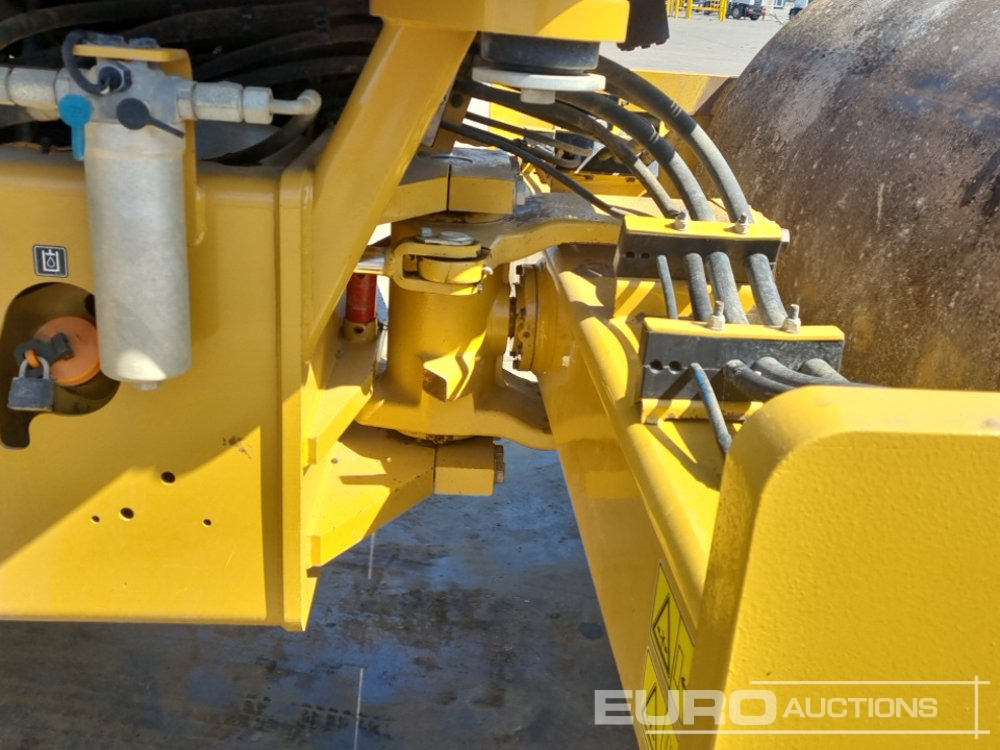 Roller 2019 CAT CS66B: picture 15