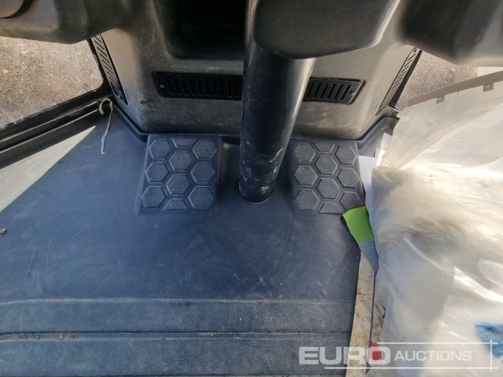 Roller 2019 CAT CS66B: picture 25