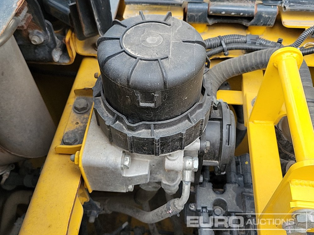 Crawler excavator 2019 Komatsu PC228USLC-11: picture 30