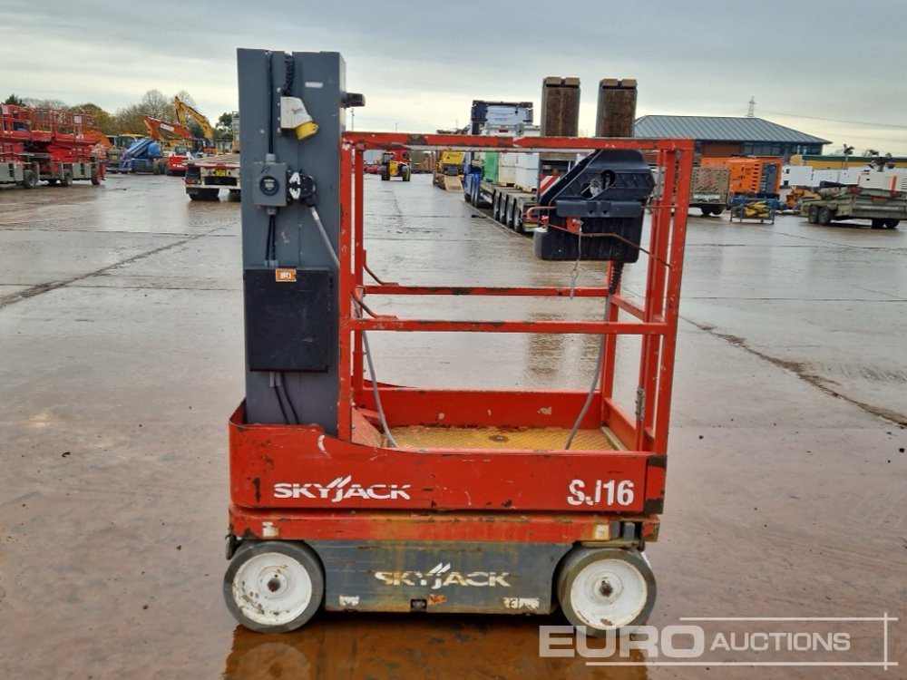 2019 SkyJack SJ16 - Vertical mast lift: picture 5 2019 SkyJack SJ16 - Vertical mast lift: picture 5