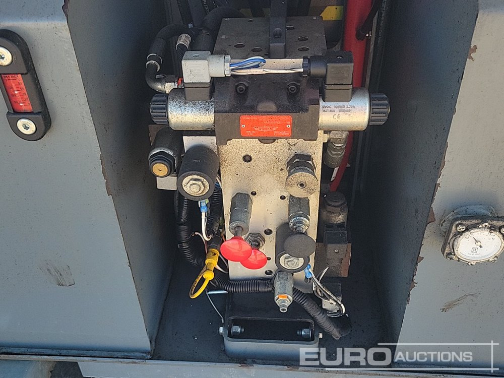 Aerial platform 2020 SkyJack SJ6832RT: picture 32