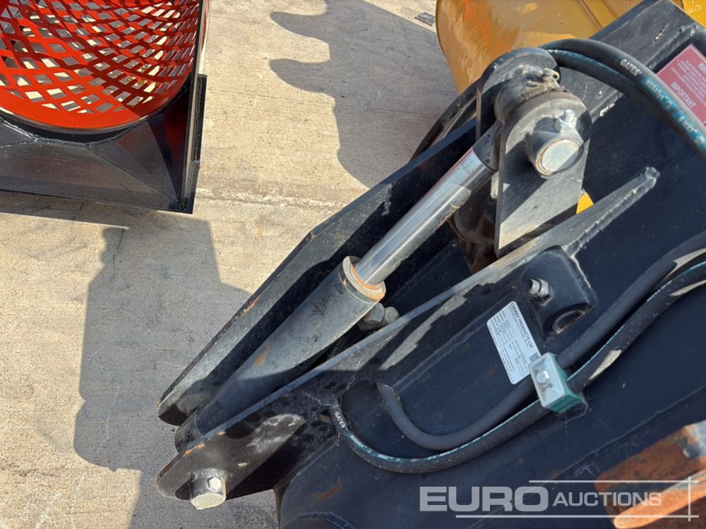 2021 Cherry 80" Hydraulic 4 in 1 Loading Bucket to suit JCB Telehandler - Bucket: picture 5 2021 Cherry 80" Hydraulic 4 in 1 Loading Bucket to suit JCB Telehandler - Bucket: picture 5