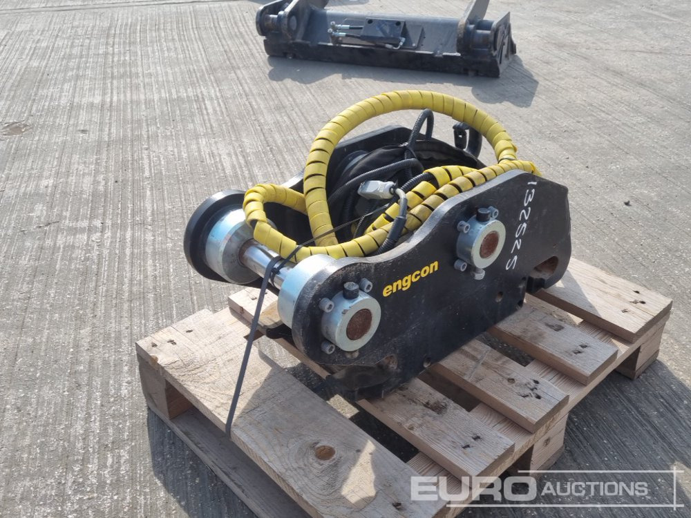 2022 Engcon Hydraulic Double Lock QH 45mm Pin to suit 4-6 Ton Excavator - Quick coupler: picture 5 2022 Engcon Hydraulic Double Lock QH 45mm Pin to suit 4-6 Ton Excavator - Quick coupler: picture 5