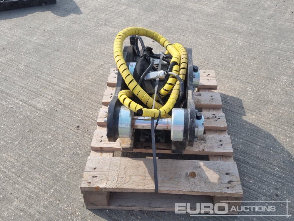 2022 Engcon Hydraulic Double Lock QH 45mm Pin to suit 4-6 Ton Excavator - Quick coupler: picture 4 2022 Engcon Hydraulic Double Lock QH 45mm Pin to suit 4-6 Ton Excavator - Quick coupler: picture 4