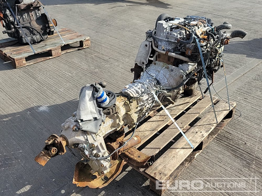 4 Cylinder Engine, Gearbox - Engine: picture 5 4 Cylinder Engine, Gearbox - Engine: picture 5