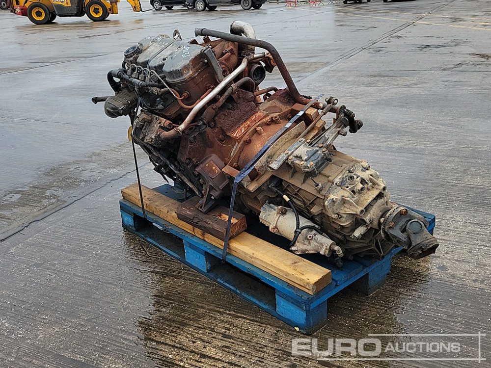 4 Cylinder Engine, Gearbox - Engine: picture 3 4 Cylinder Engine, Gearbox - Engine: picture 3