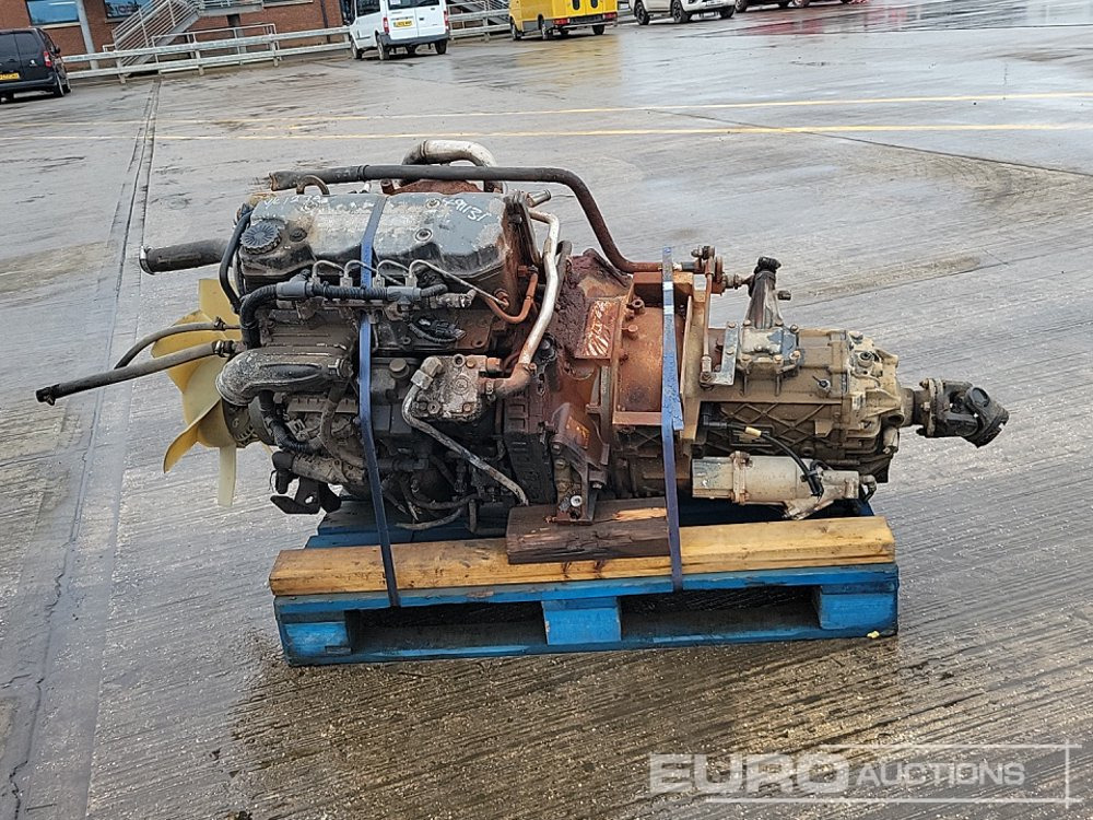 4 Cylinder Engine, Gearbox - Engine: picture 2 4 Cylinder Engine, Gearbox - Engine: picture 2