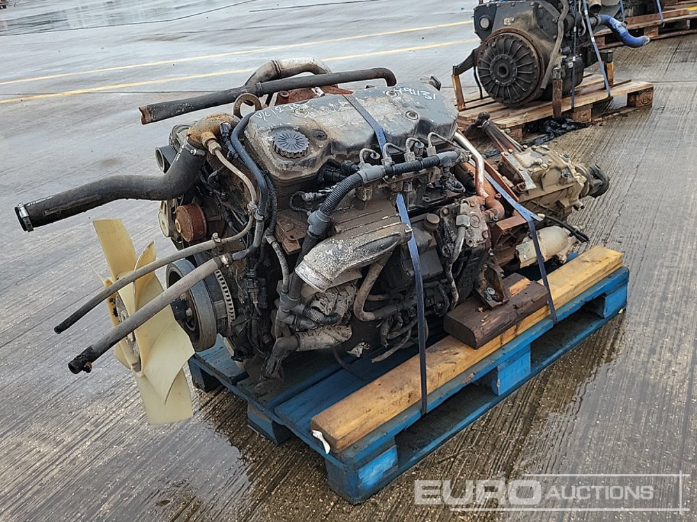 4 Cylinder Engine, Gearbox - Engine: picture 1 4 Cylinder Engine, Gearbox - Engine: picture 1