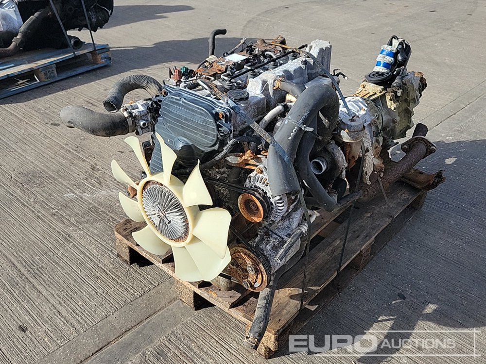 4 Cylinder Engine, Gearbox - Engine: picture 1 4 Cylinder Engine, Gearbox - Engine: picture 1