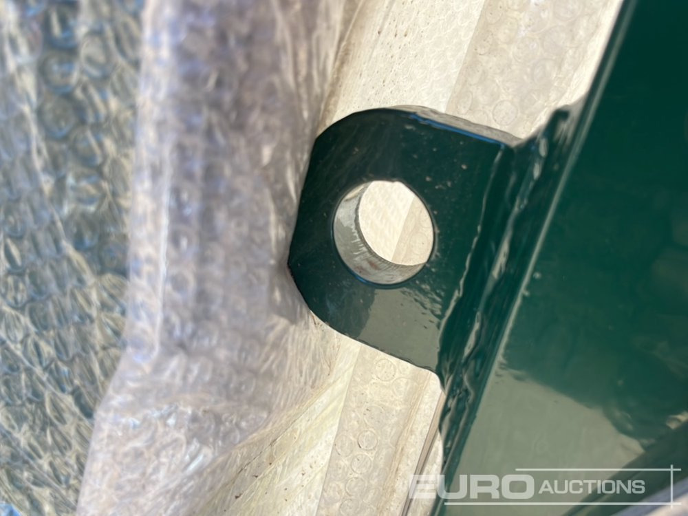 Construction equipment 4m x 2.3m Heavy Duty Galvanized Powder Coated Gate (2 of), 100mm x 100mm Post (2 of), Assembly Kit (Green): picture 19