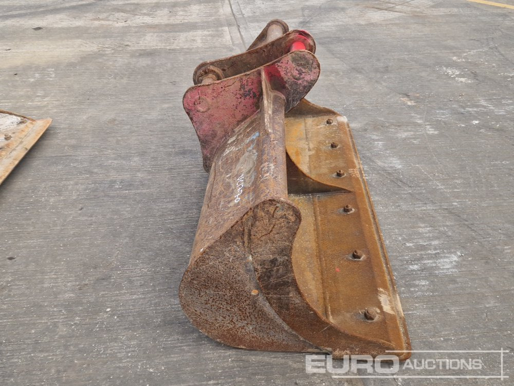 Bucket 72" Ditching Bucket 65mm Pin to suit 13 Ton Excavator: picture 8
