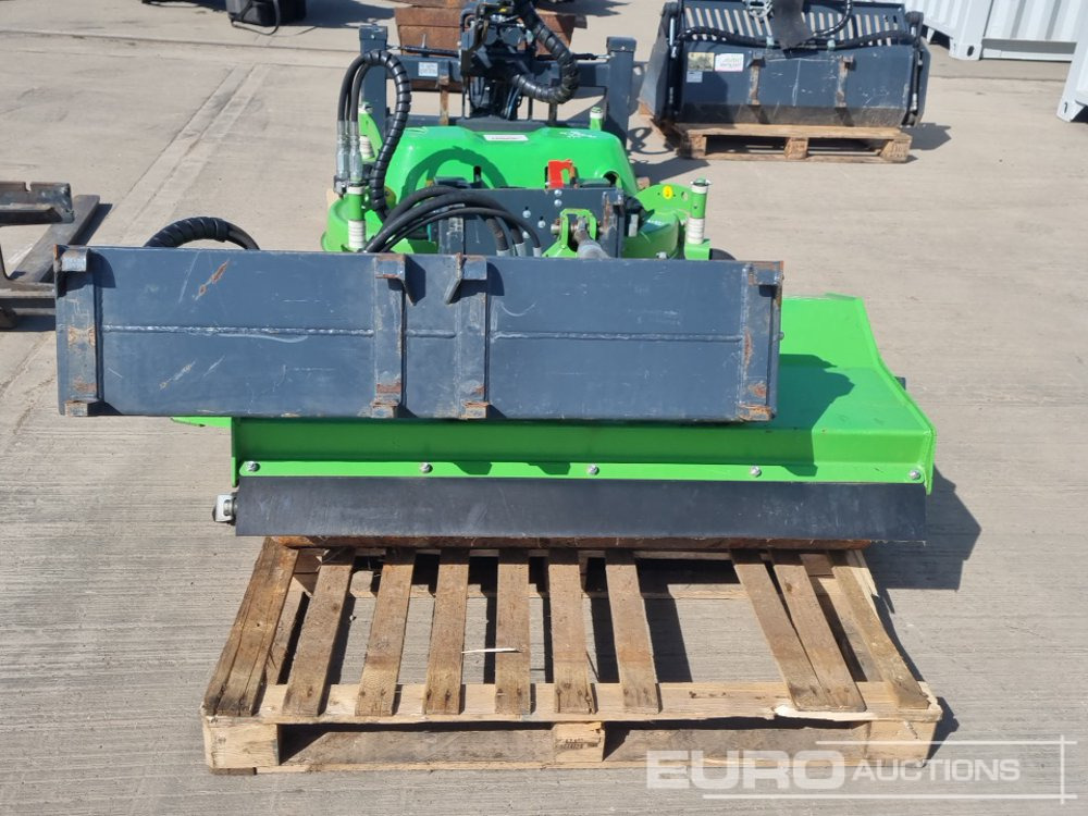 2018 Avant Hydraulic Flail Mower to suit Compact Wheeled Loader - Agricultural machinery: picture 4 2018 Avant Hydraulic Flail Mower to suit Compact Wheeled Loader - Agricultural machinery: picture 4