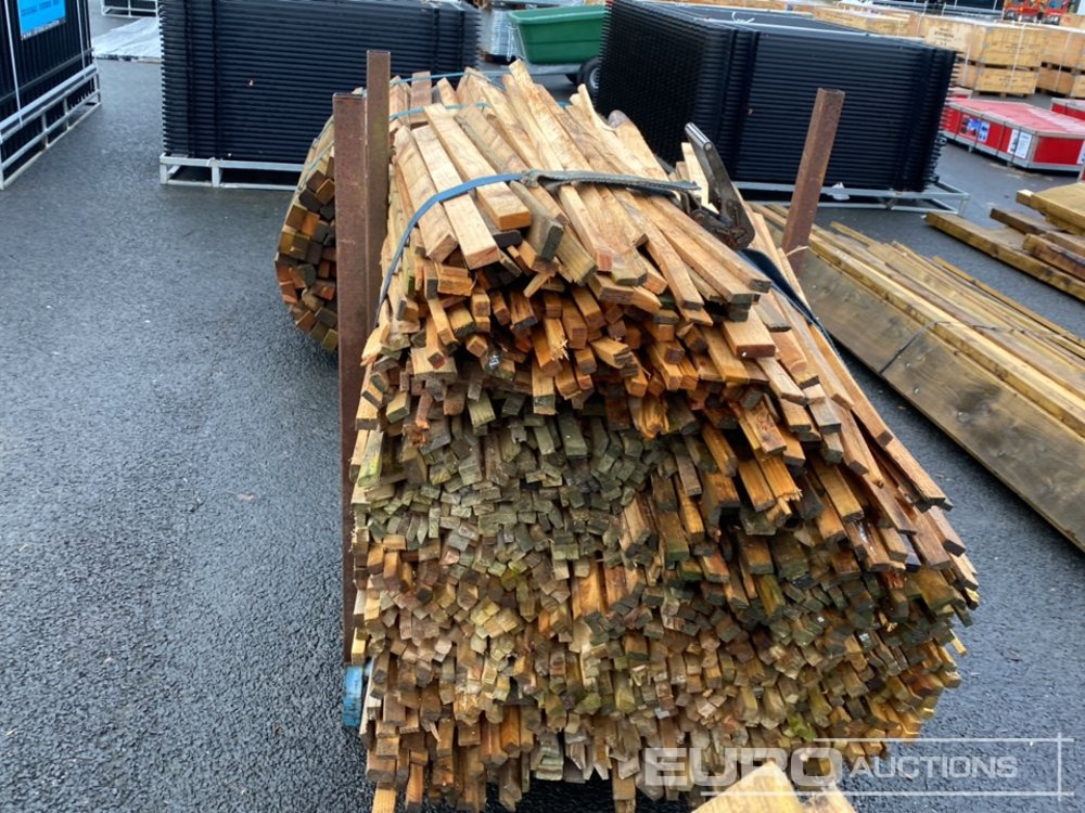 Pallet of Timber Pins - Agricultural machinery: picture 2 Pallet of Timber Pins - Agricultural machinery: picture 2