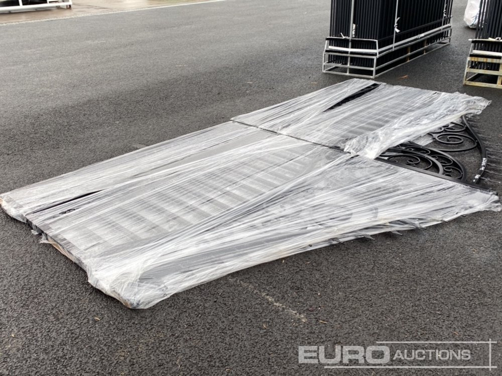 Unused 14' x 8' Driveway Gates - Agricultural machinery: picture 3 Unused 14' x 8' Driveway Gates - Agricultural machinery: picture 3