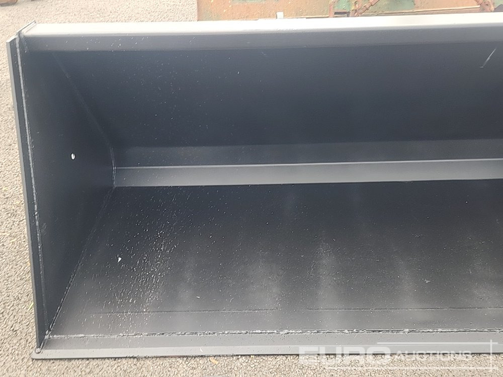 Unused 92" Front Loading Bucket to suit Manitou Telehandler, Hardox Blade - Agricultural machinery: picture 5 Unused 92" Front Loading Bucket to suit Manitou Telehandler, Hardox Blade - Agricultural machinery: picture 5