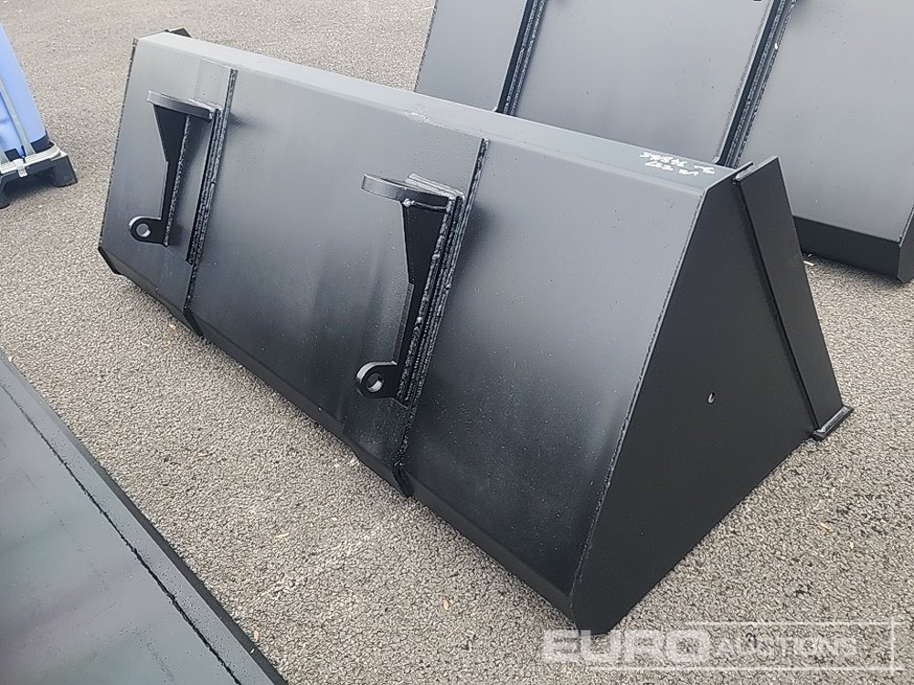 Unused 92" Front Loading Bucket to suit Pin & Cone, Hardox Blade - Agricultural machinery: picture 3 Unused 92" Front Loading Bucket to suit Pin & Cone, Hardox Blade - Agricultural machinery: picture 3