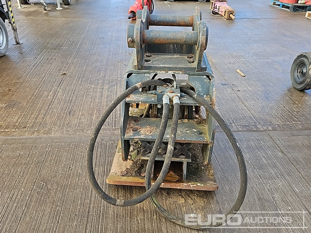 2014 Daemo Hydraulic Compaction Plate 80mm Pin to suit 20 Ton Excavator - Attachment for Excavator: picture 4 2014 Daemo Hydraulic Compaction Plate 80mm Pin to suit 20 Ton Excavator - Attachment for Excavator: picture 4