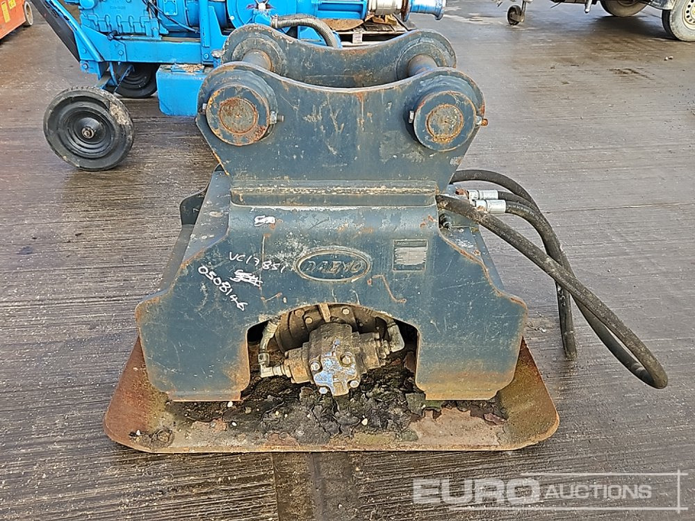2014 Daemo Hydraulic Compaction Plate 80mm Pin to suit 20 Ton Excavator - Attachment for Excavator: picture 2 2014 Daemo Hydraulic Compaction Plate 80mm Pin to suit 20 Ton Excavator - Attachment for Excavator: picture 2