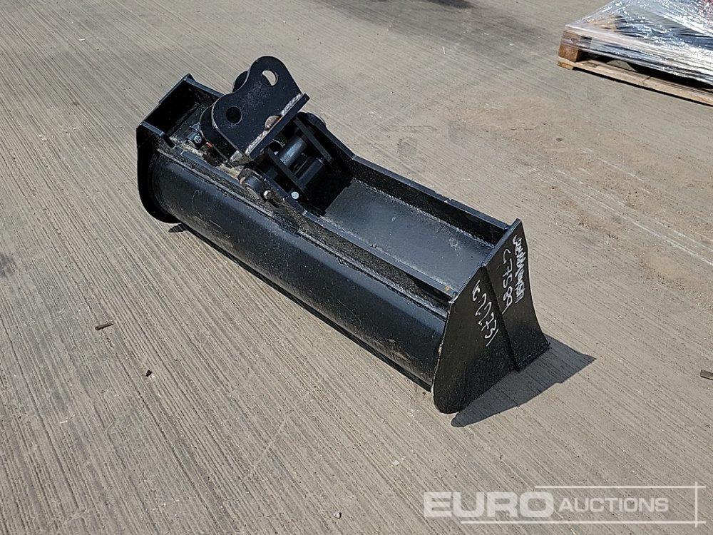 Captok 32" Hydraulic Tilting Bucket 25mm Pin to suit Mini Excavator - Bucket: picture 5 Captok 32" Hydraulic Tilting Bucket 25mm Pin to suit Mini Excavator - Bucket: picture 5
