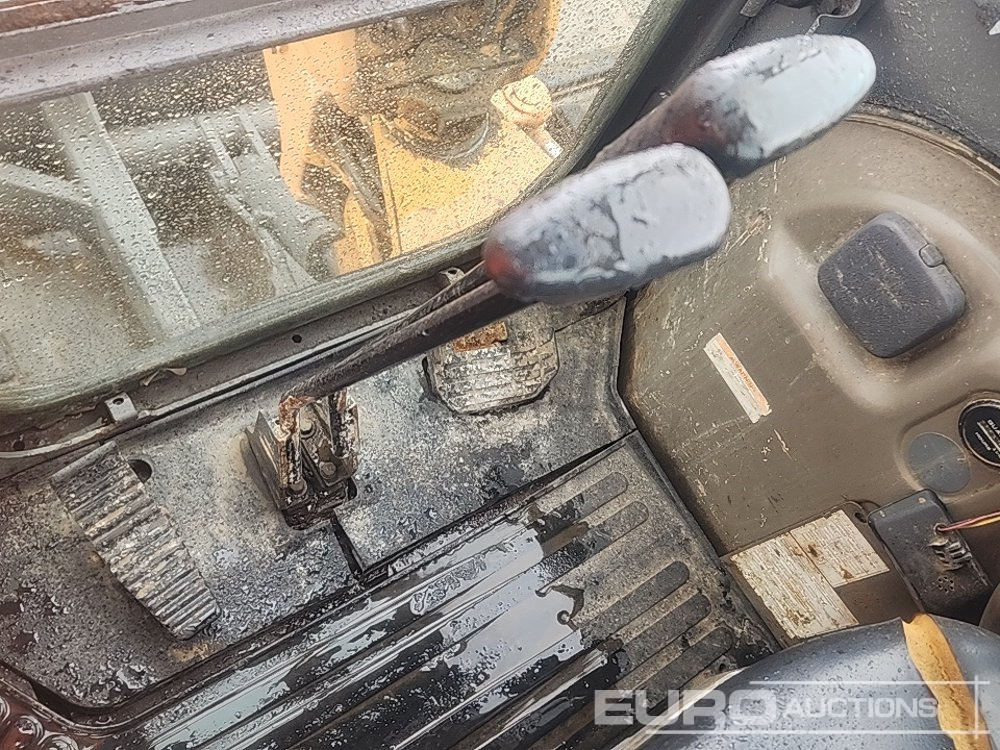 Mini excavator Case CX55B: picture 24