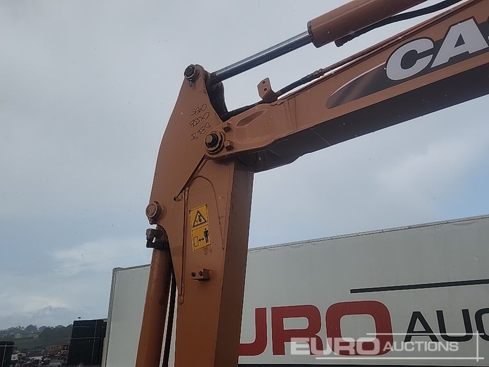 Mini excavator Case CX55B: picture 15