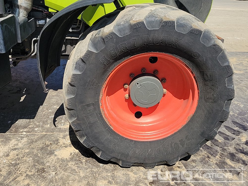 Farm tractor Claas 620 ARION: picture 12