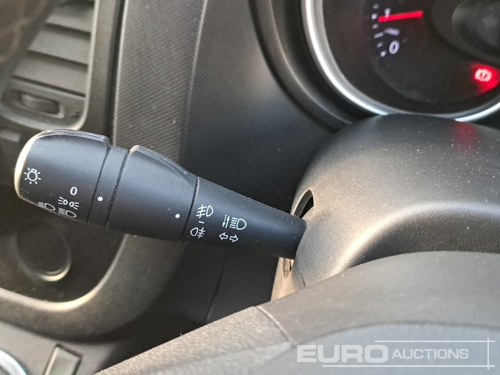 Commercial vehicle 2021 Renault Traffic: picture 33 Commercial vehicle 2021 Renault Traffic: picture 33